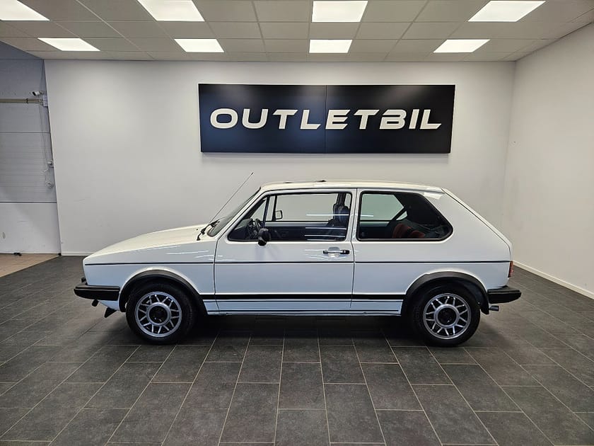 Bild 2 av Volkswagen Golf  GTI Special 1.8 112hk 3-dörrars Taklucka Renoverad