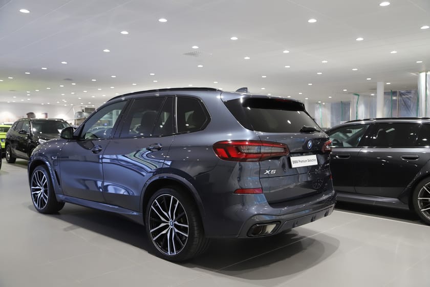 Bild 5 av BMW X5 xDrive45e iPerformance M Sport / HUD / PANO / Komfortstolar / HK