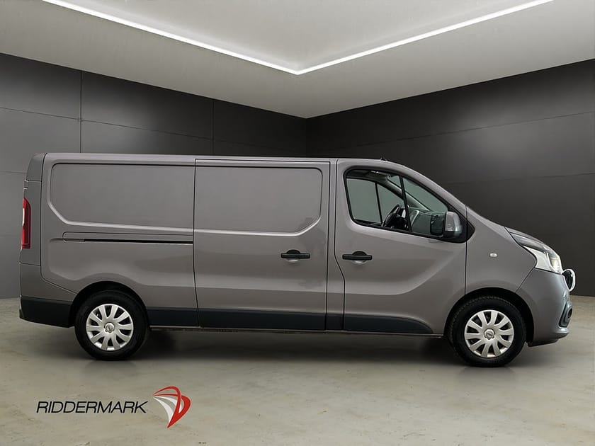 Bild 2 av Nissan NV300 Skåpbil L2 Värmare 3-Sits Dragkrok B-Kamera 1-Brukare