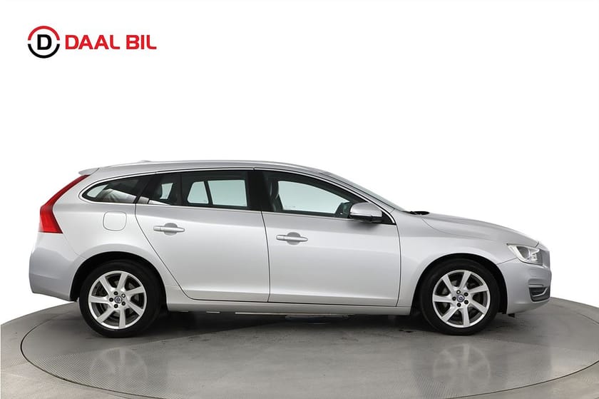 Bild 5 av Volvo V60 D4 181HK SUMMUM VÄRMARE NAVI EL-STOL P-SENSORER