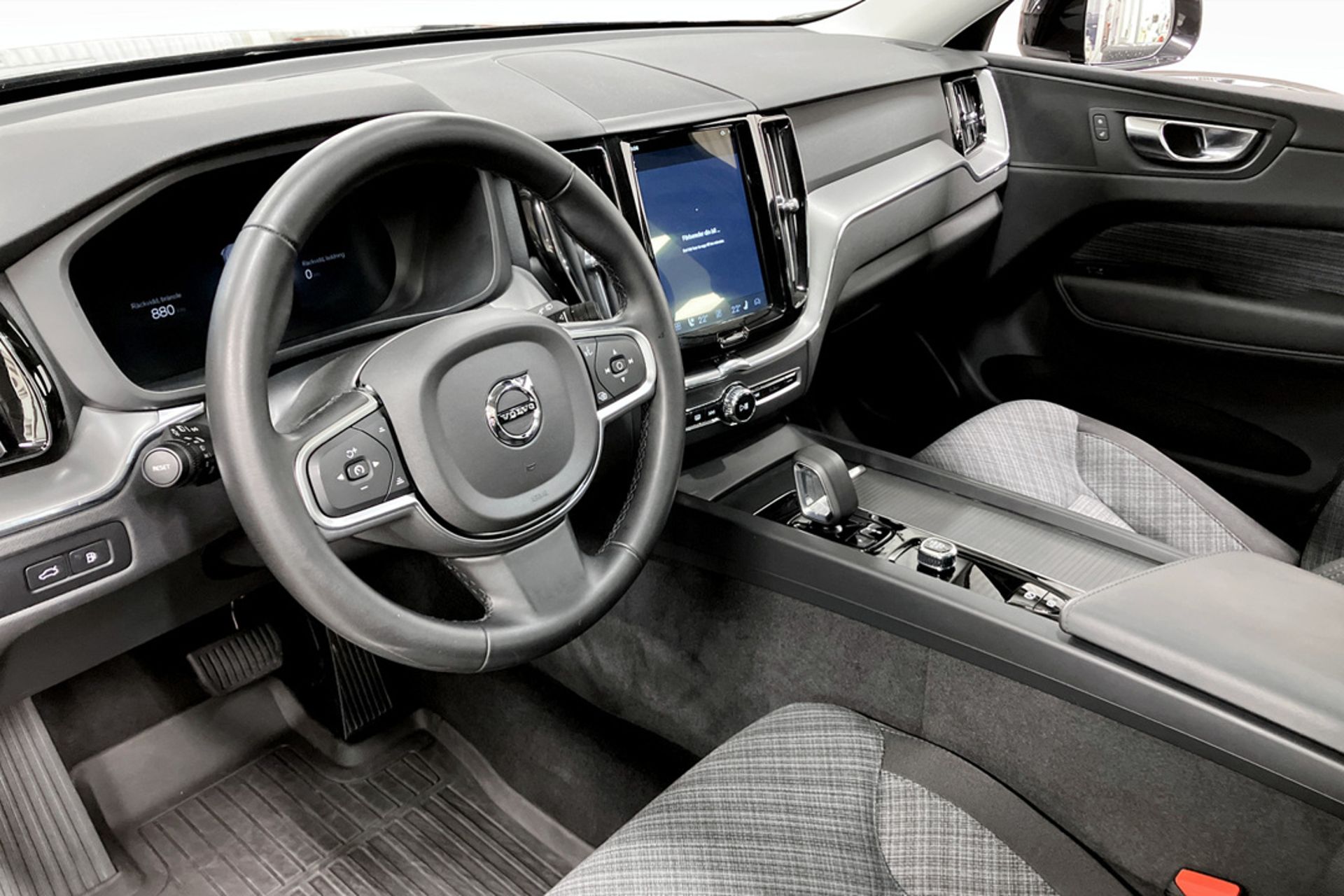 Volvo XC60 T6 Plug-In Hybrid AWD 2025, bild 6/10