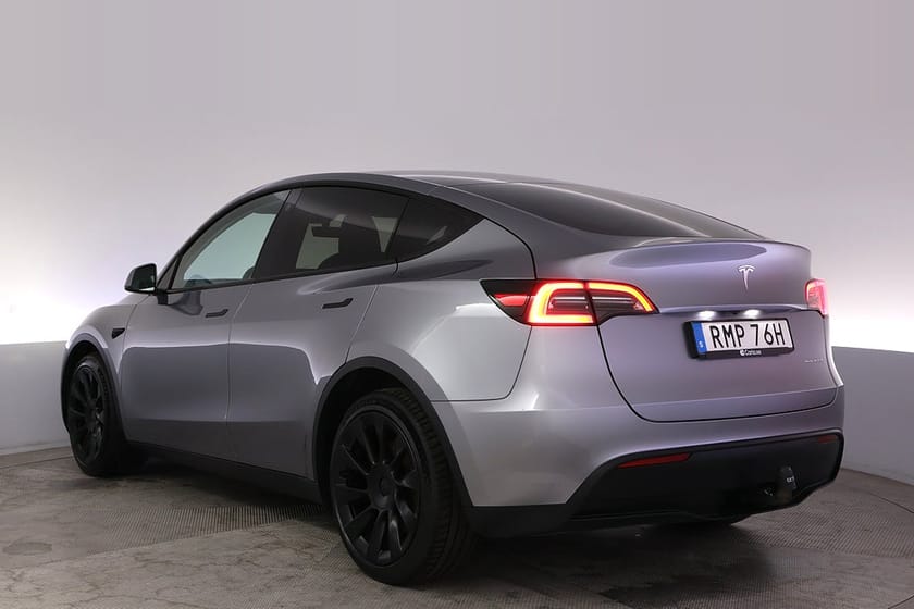 Bild 4 av Tesla Model Y Long Range AWD Autopilot Panorama Drag