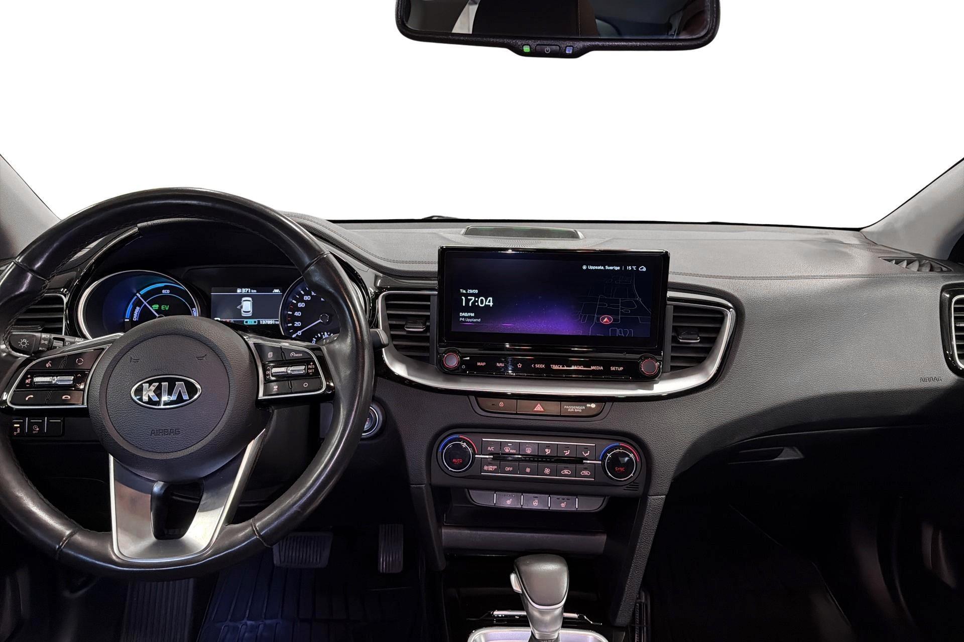 Kia Ceed Sportswagon Plug-in Hybrid 2021, photo 7/10
