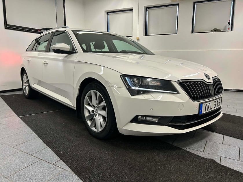 Bild 3 av Škoda Superb Kombi Skoda 2.0 TDI 4x4 190 hk DSG SCR Style Euro 6 MOMS