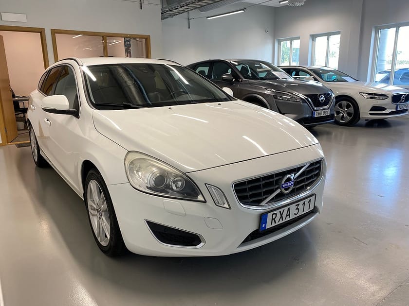 Bild 3 av Volvo V60 D4 AWD Geartronic Momentum B-kamera Drag Sensorer