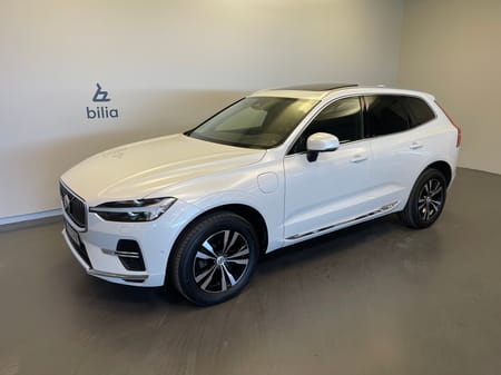 Volvo XC60 Recharge T6 Core Edition / Läder / Dragkrok / Panoramaglas tak /
