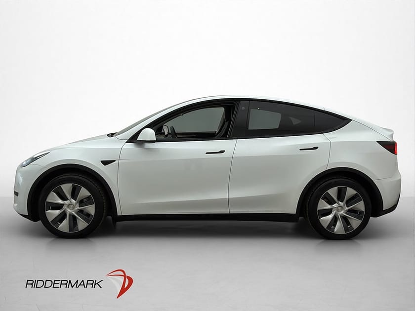 Bild 5 av Tesla Model Y Standard Range RWD Autopilot Pano Drag Sv-Såld