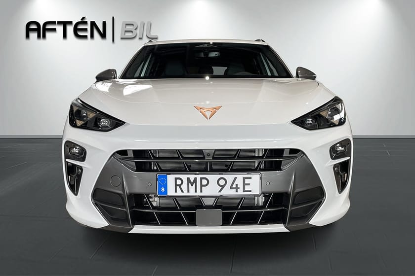 Bild 3 av CUPRA Terramar e-Hybrid 204hk DSG | Drag, Värm, Sennheiser, 360, Demo