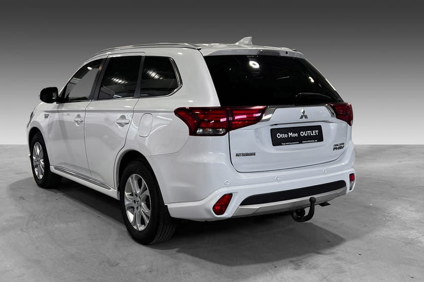 Bilde 5 av Mitsubishi Outlander PHEV INSTYLE+ | KROK |  360° | RATTVARME | NAVI