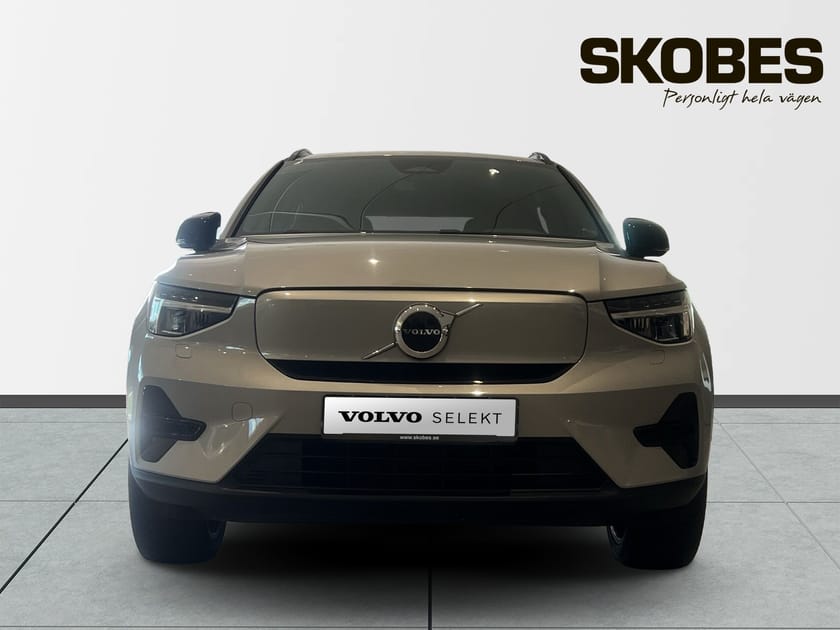 Bild 2 av Volvo XC40 Recharge Core Edition/20"/Tonade rutor
