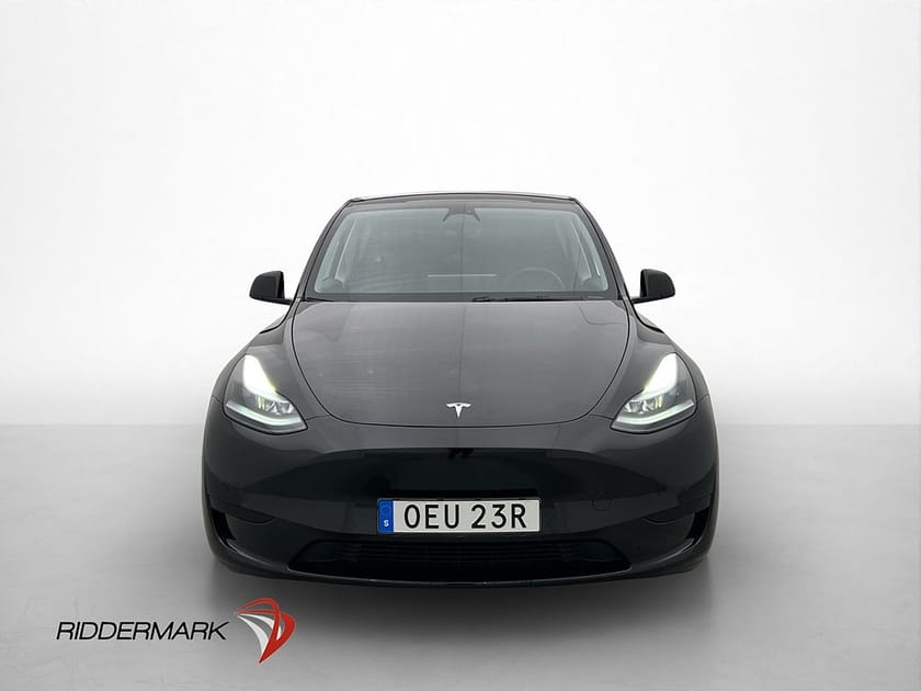 Bild 3 av Tesla Model Y Standard Range RWD Pano Värmepump AP Kamera Drag