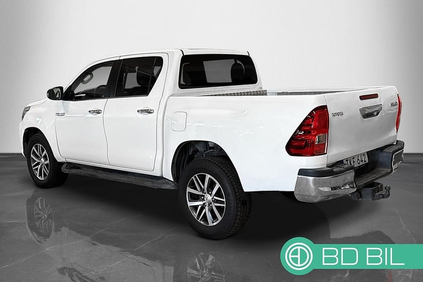 Bild 2 av Toyota Hilux Dubbelhytt 2,4  AWD M-VÄRMARE BACKKAMERA DRAG HELSKINN