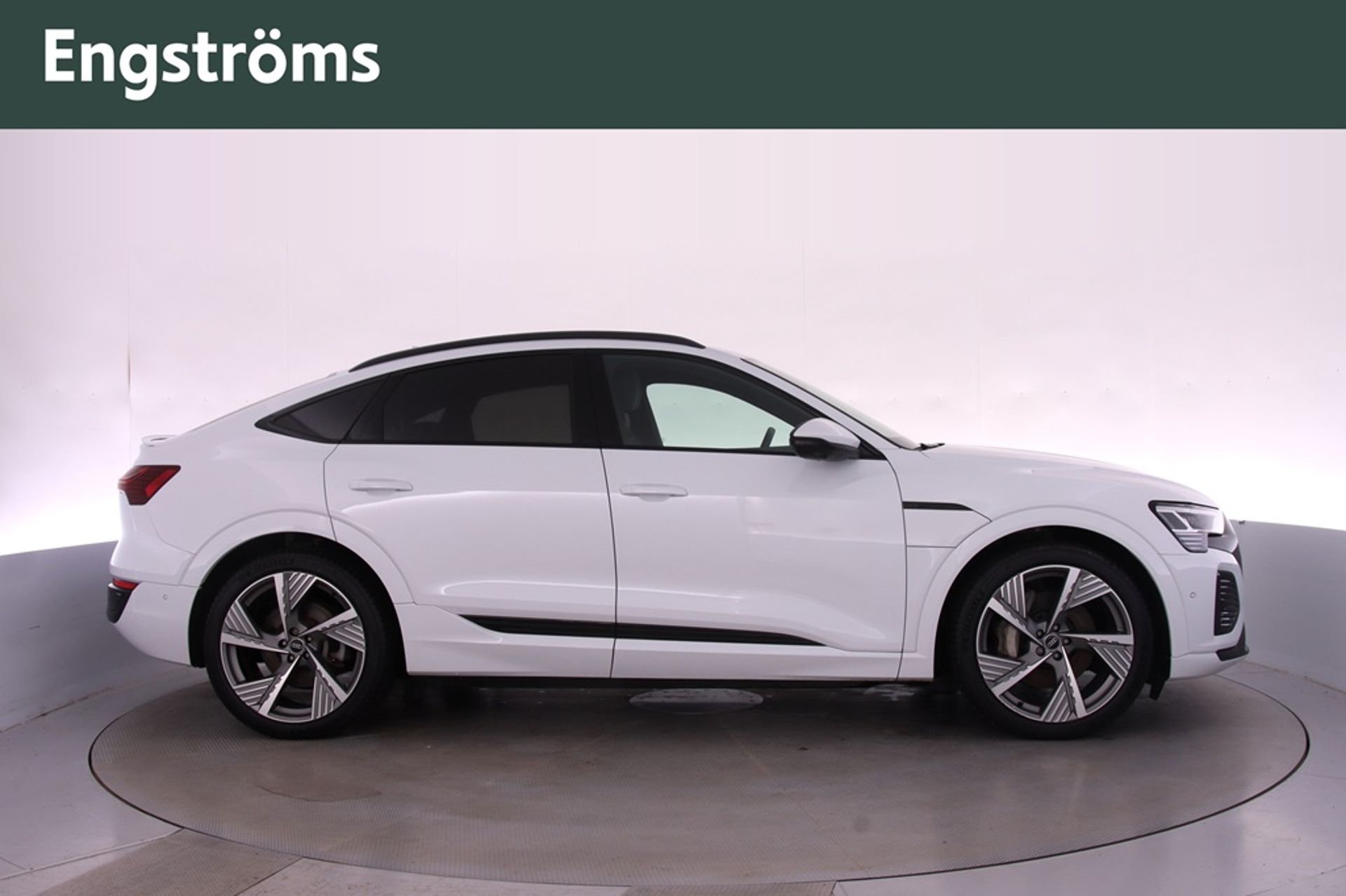 Audi Q8 2024, bild 2/10