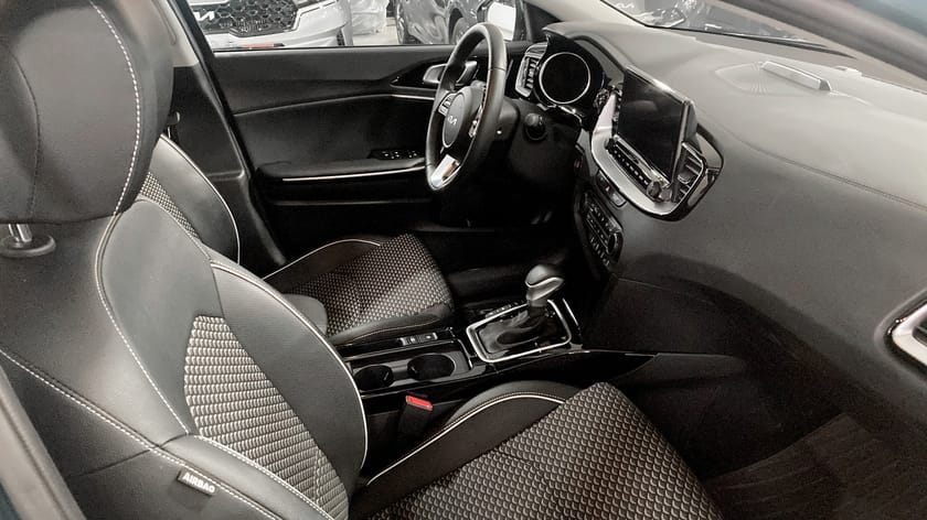 Bild 3 av Kia Ceed Sportswagon Plug-in Hybrid SW PHEV ADVANCE Backkamera P-sensor