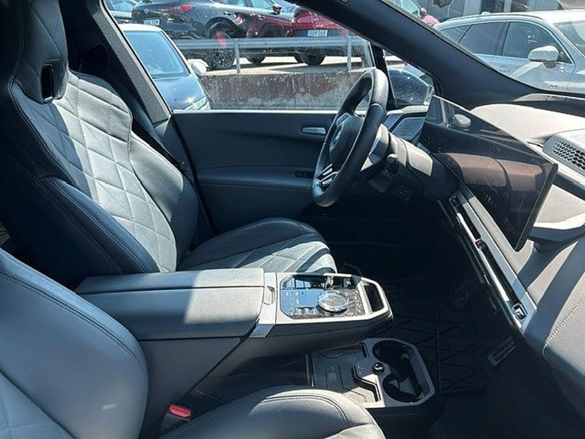 Bild 4 av BMW iX xDrive60 SuperCharged / M Pro / Bowers & Wilkins