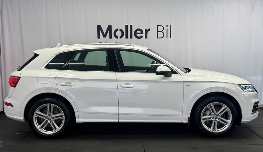 Bild 2 av Audi Q5 55 TFSI e quattro TFSI-e 367hk Luftfjädring/Drag/Matrix/Rattvärme