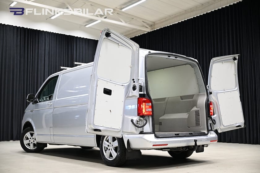Bild 5 av Volkswagen Transporter DSG 140HK L2 Nedlackad|Drag|Värmare|PDC|EnÄgare|Leasbar
