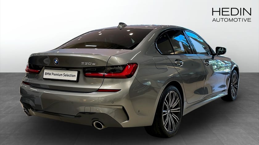 Bild 2 av BMW 330e Sedan M Sport  HUD Adaptiv Farthållare 360 kamera