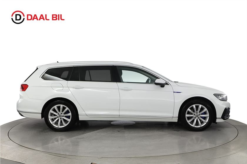 Bild 5 av Volkswagen Passat Sportscombi GTE SC 1.4 TSI 218HK P-VÄRM DRAG B-KAM NAVI APP-CON