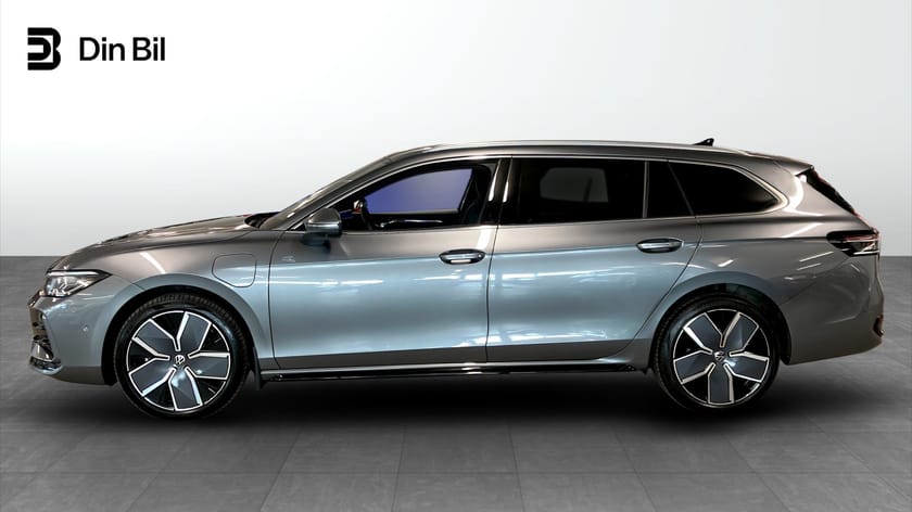 Bild 2 av Volkswagen Passat Variant eHybrid 1.5 TSI 272HK DSG R-Line / Drag & Pano