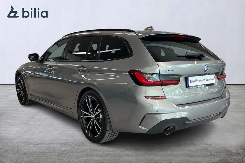 Bild 2 av BMW 330e xDrive Touring M-Sport | Panorama | HiFi | Drag | Head-up | Aktiv fart