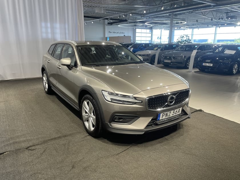 Bild 2 av Volvo V60 Cross Country B4 AWD Geartronic, 197hk