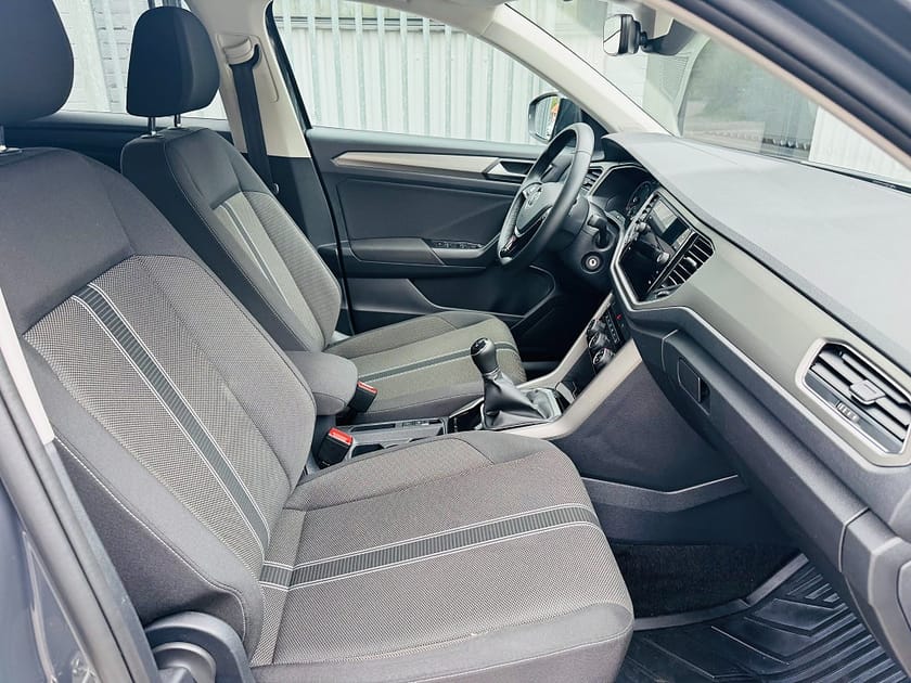 Bild 5 av Volkswagen T-Roc 1.0 TSI 110HK / CARPLAY / 3000Mil