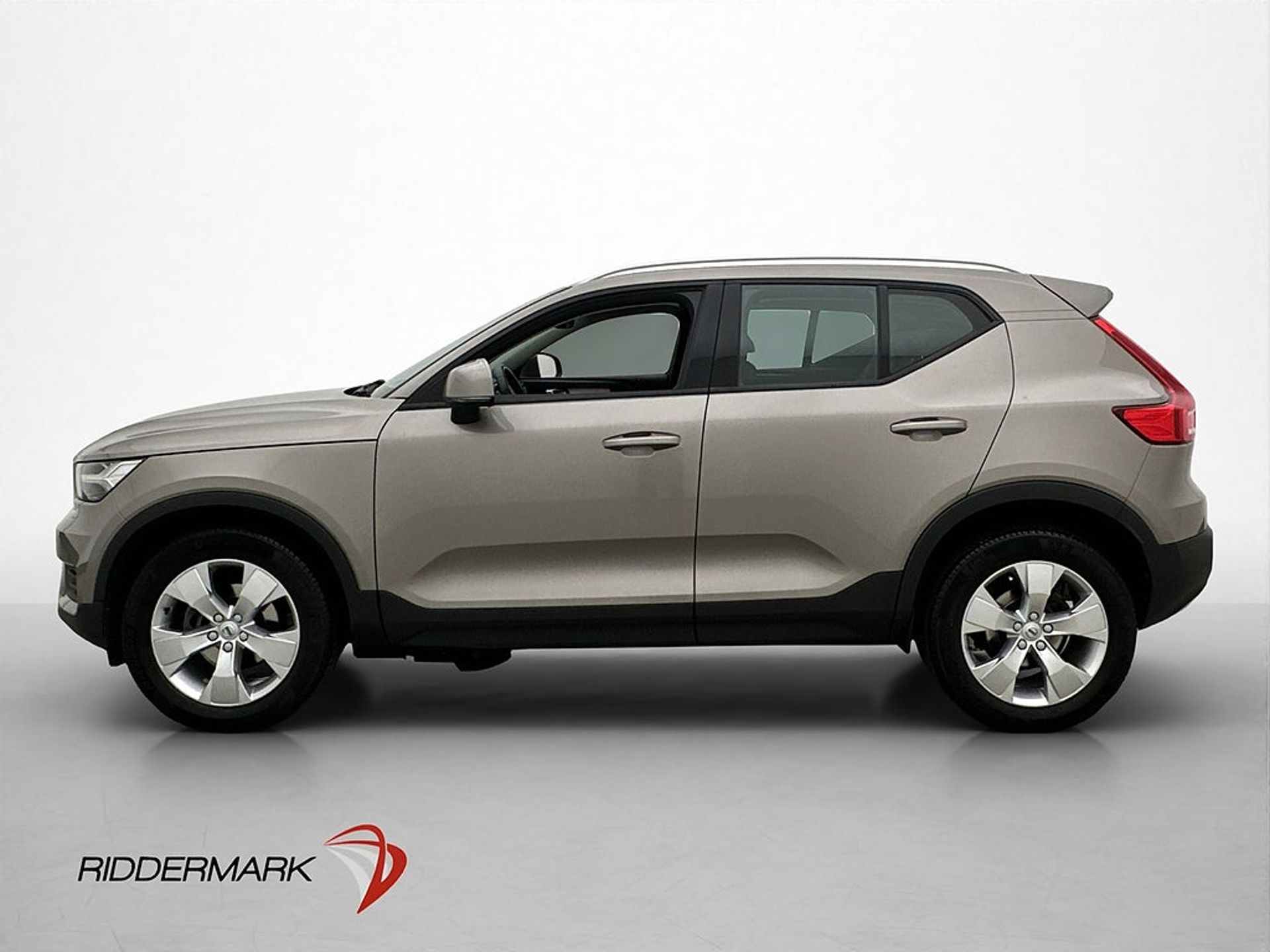 Volvo XC40 T2 Momentum VOC Värmare 2021, bild 5/10