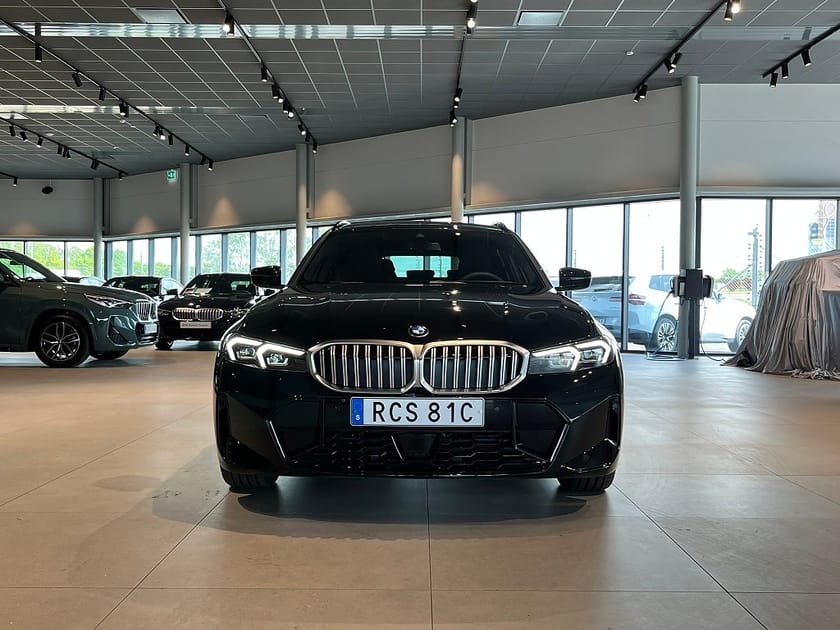 Bild 2 av BMW 320d xDrive Touring M Sport Adapt Farth Dragkrok Rattvärme