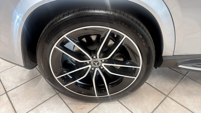 Bild 4 av Mercedes-Benz GLE 350 de 4MATIC SUV AMG PAKET / 22" ALU / FIN SPEC