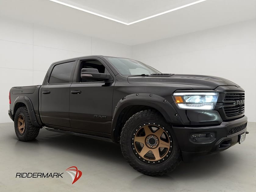 Bild 3 av RAM 1500 Crew Cab Dodge Laramie Night 5.7 4x4 Drag Luft Rambox MOMS