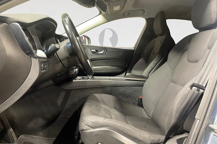 Bild 3 av Volvo XC60 D4 190HK AUT MOMENTUM DRAG NAVI D-VÄRM PDC KAMREM BYTT