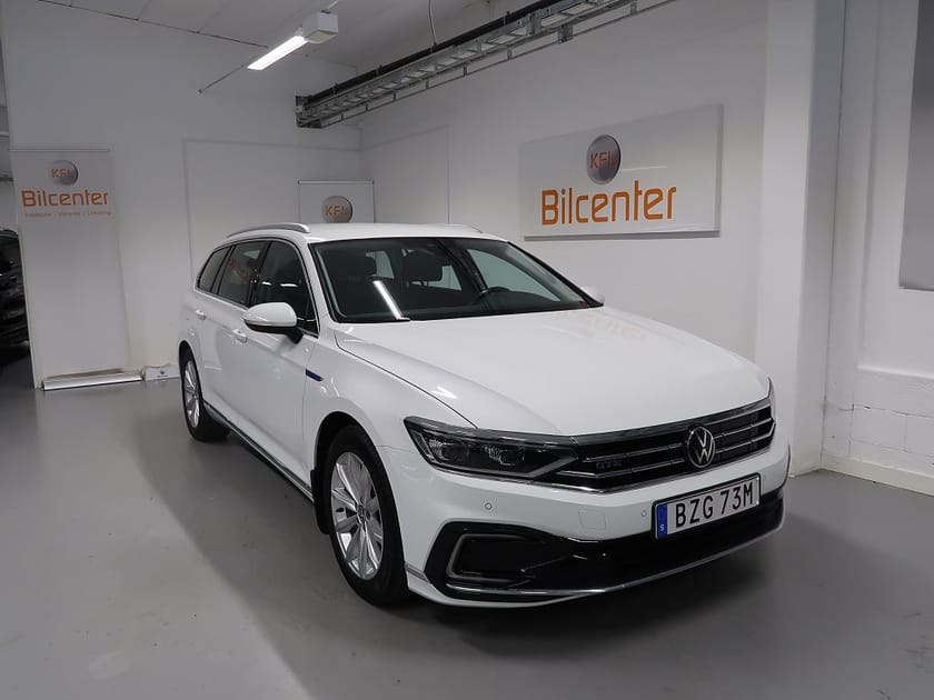 Bild 3 av Volkswagen Passat Sportscombi GTE 1.4 TSI V-Däck ingår Skinn-Drag-Kamera-Rattvärme-Ca