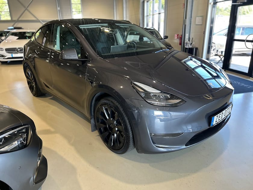 Bild 2 av Tesla Model Y Long Range AWD 514hk / Dragkrok / Moms