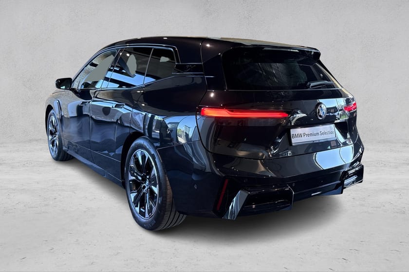 Bilde 3 av BMW iX xDrive60 60 Fully Charged M-SPORT AMIDO-SKINN LED-BAR M-SETER