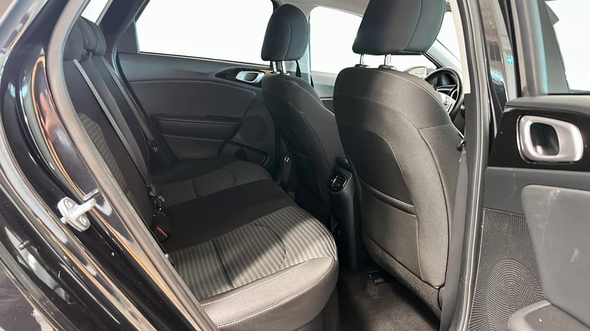 Bild 5 av Kia Ceed Sportswagon Plug-in Hybrid SW Action 140hk Kamera Navi CarPlay Rattvärme
