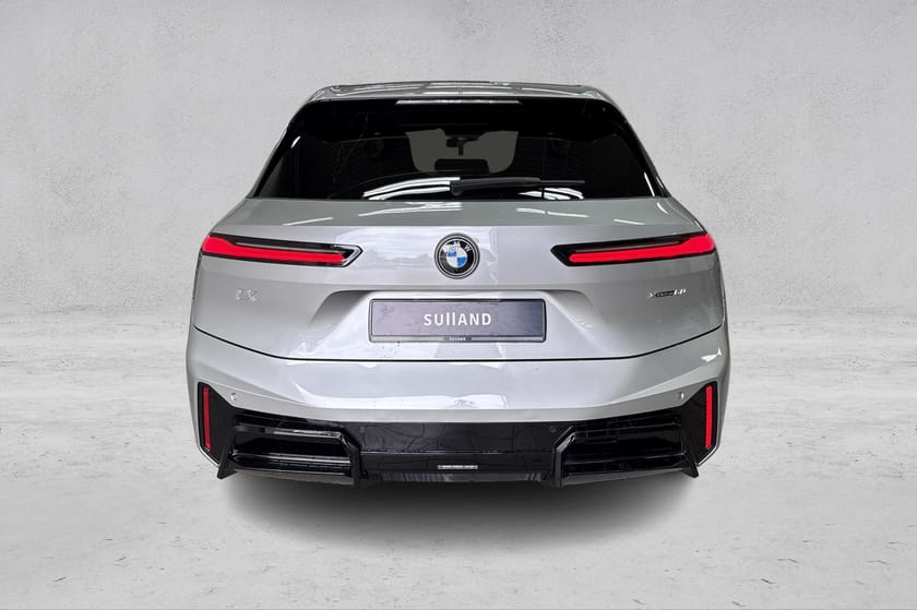 Bilde 4 av BMW iX xDrive60 Fully Charged |Luft| M-Pro| Harman| 360°kam| 22"