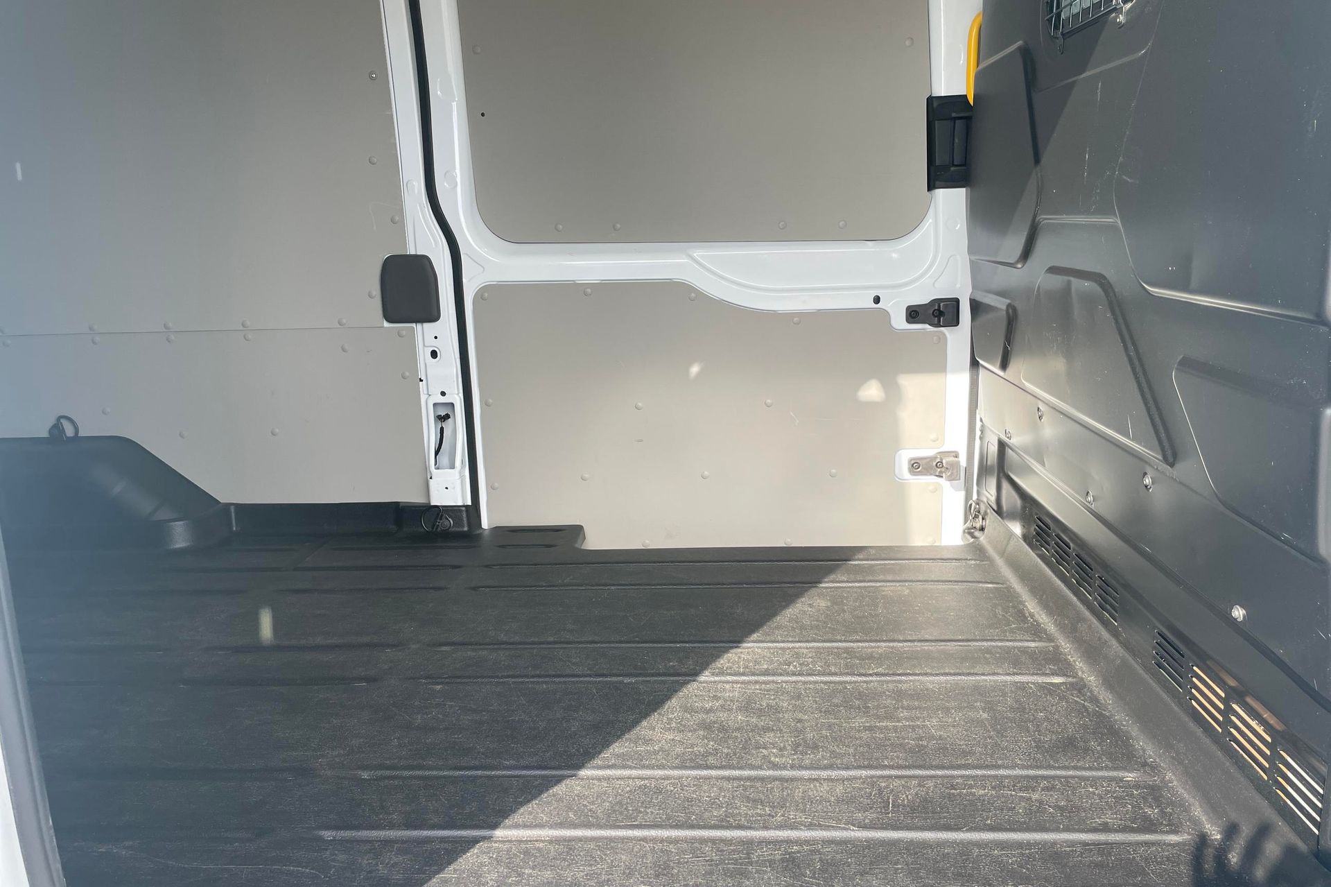 Ford E-Transit 2023, kuva 7/10