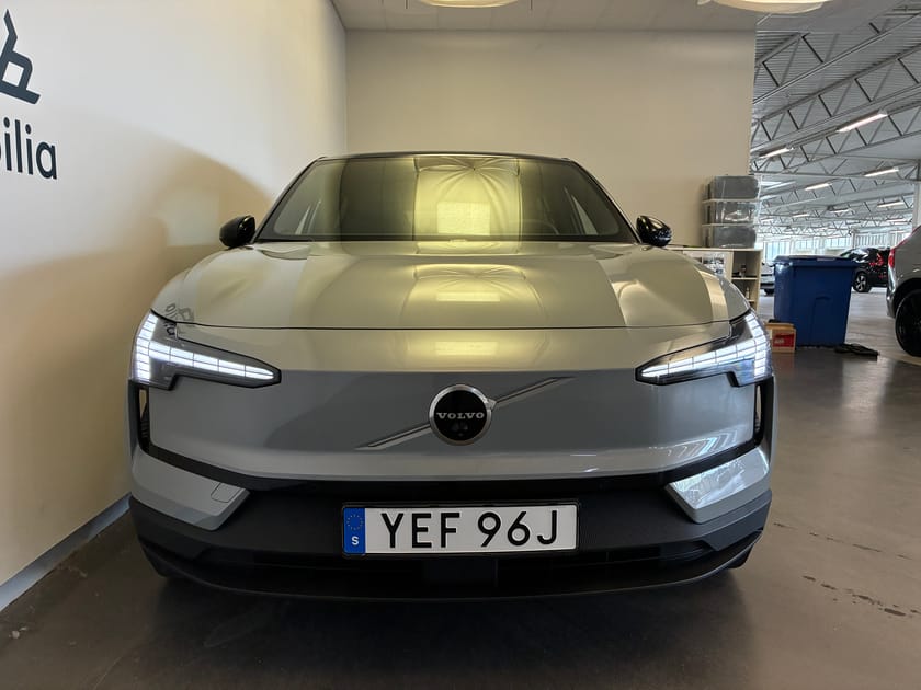Bild 2 av Volvo EX30 Single Motor Extended Range Ultra / Keyless / 360 Kamera / Panorama / Navigation /