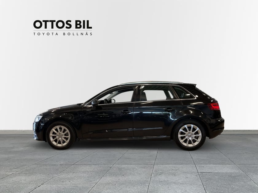 Bild 3 av Audi A3 Sportback 1.6 TDI ultra Manuell, 110hk - Attraction / V-hjul