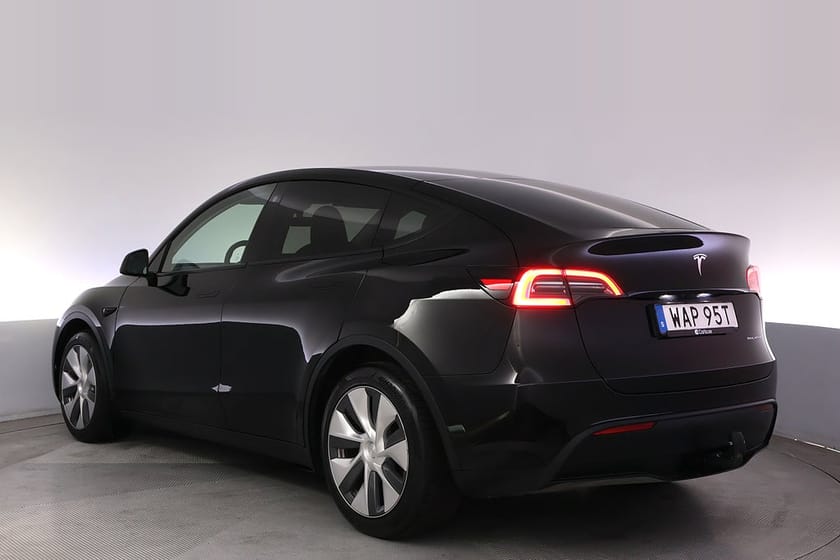 Bild 4 av Tesla Model Y Long Range AWD Autopilot Panorama Drag