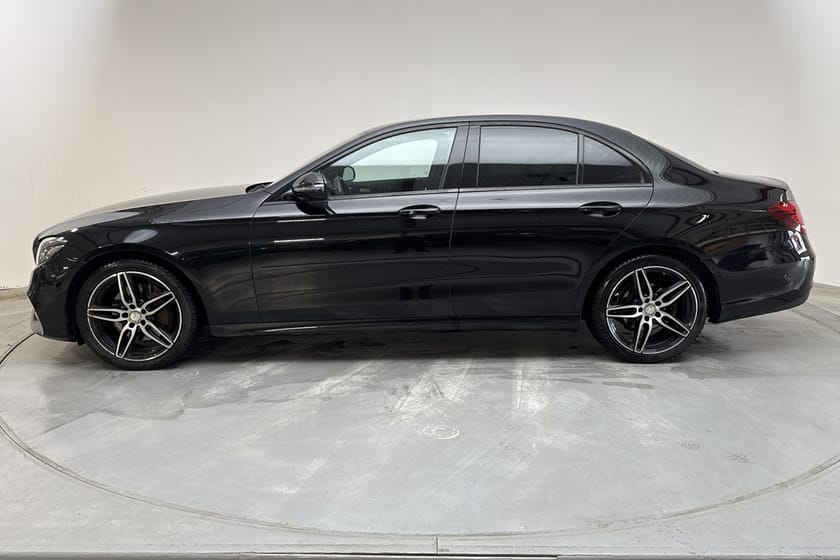 Bild 2 av Mercedes-Benz E 220 d Sedan W213 (194hk) AMG Night 360 kamera