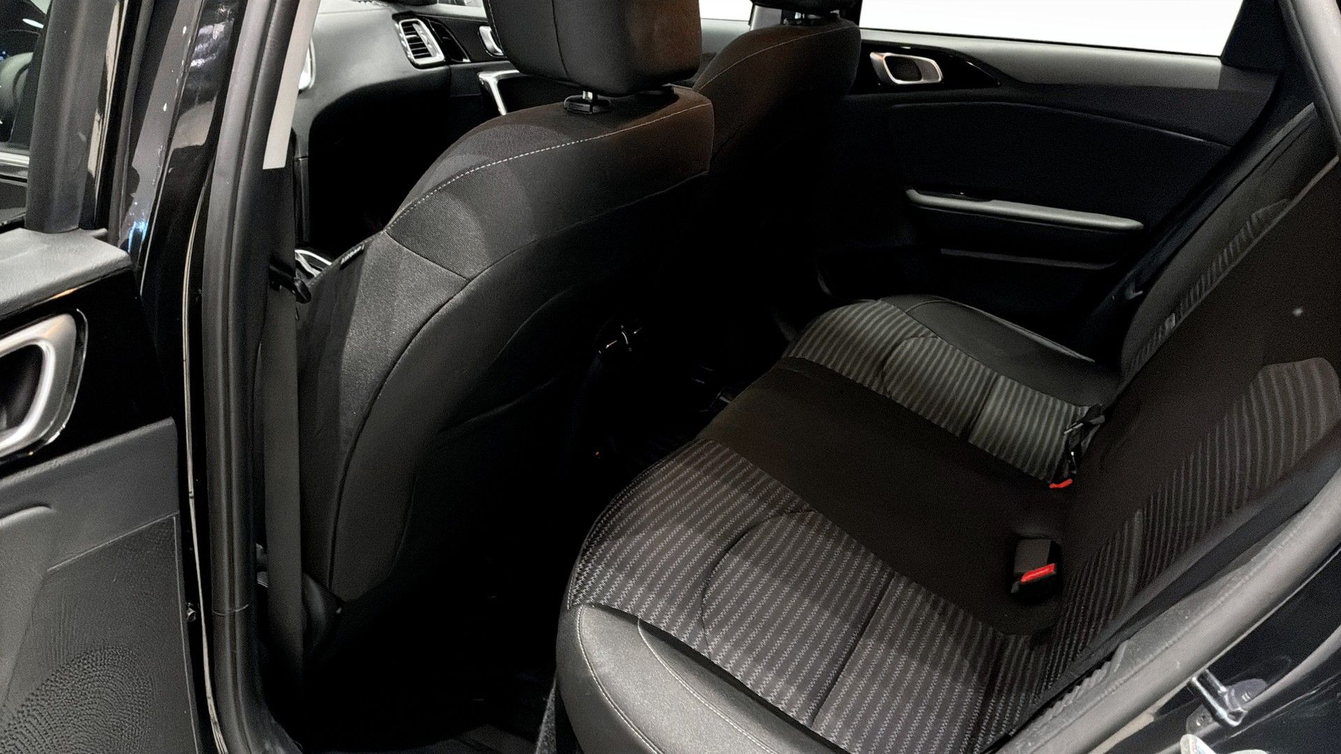 Kia Ceed 1.6 GDI Action 2024, bild 7/10