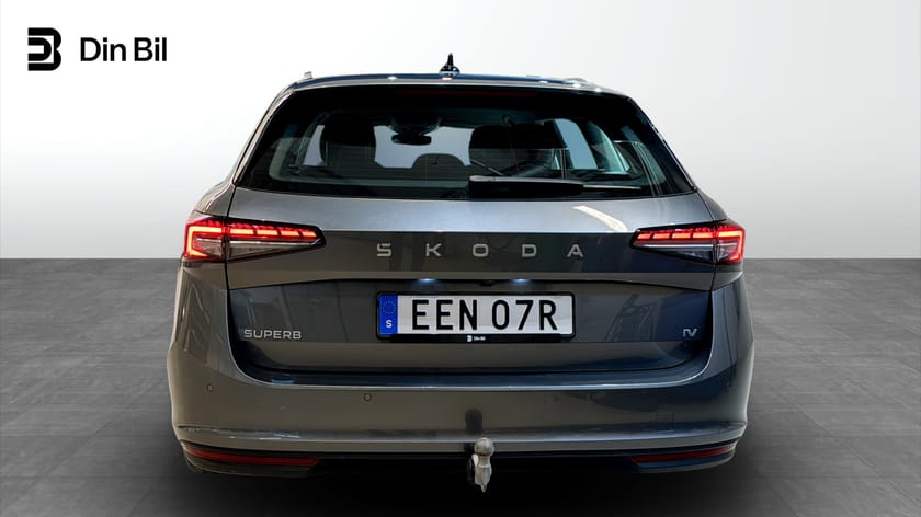 Bild 5 av Škoda Superb iV Kombi Selection DSG | Drag/P-värmare/Navigation