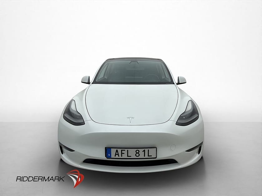 Bild 3 av Tesla Model Y Long Range AWD Dragkrok Autopilot MOMS Pano
