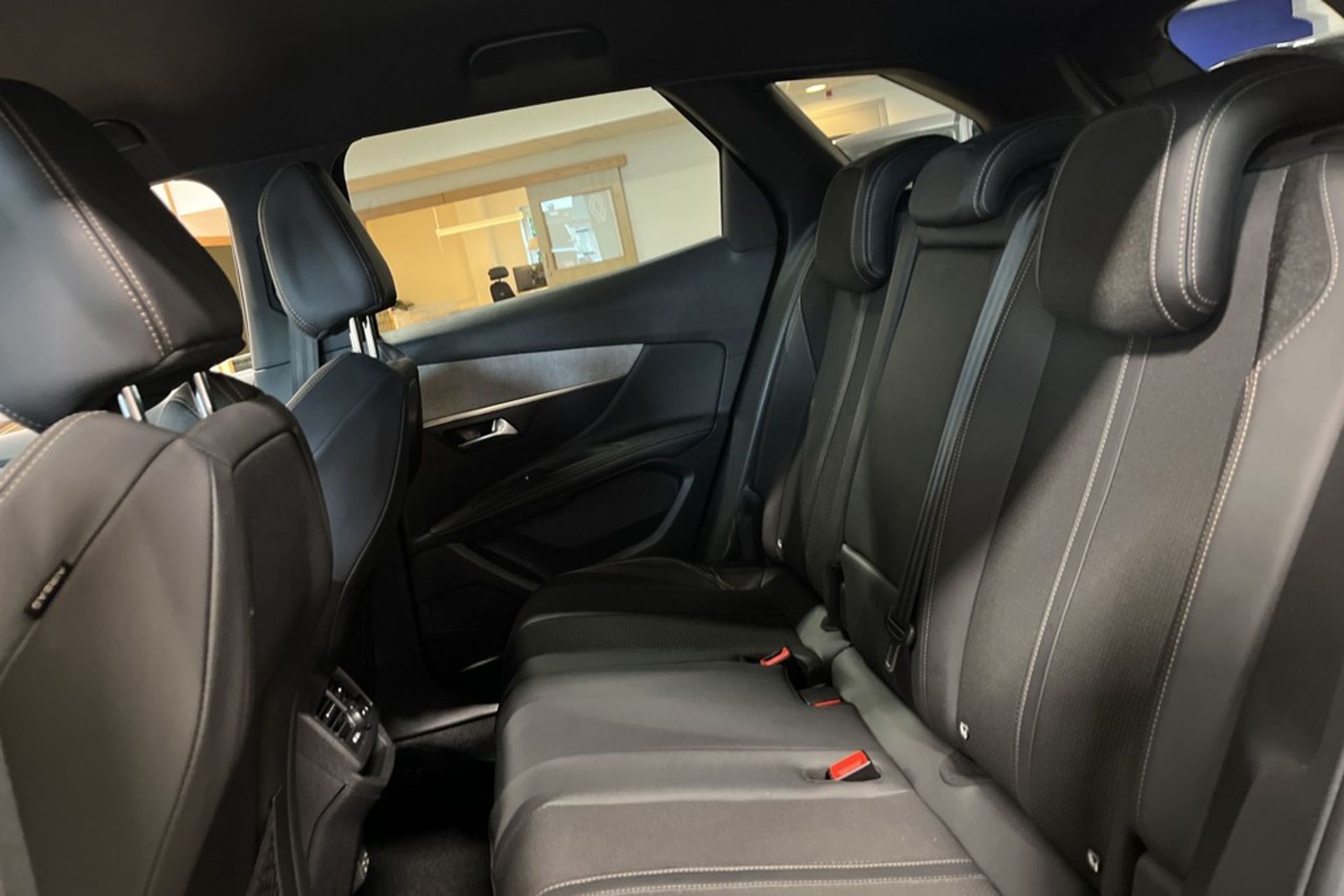 Peugeot 3008 1.2 PureTech 130 2023, bild 7/18