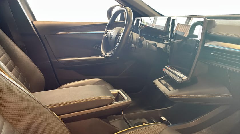 Bild 3 av Renault Mégane E-TECH MEGANE ICONIC Navi/Helläder/Carplay