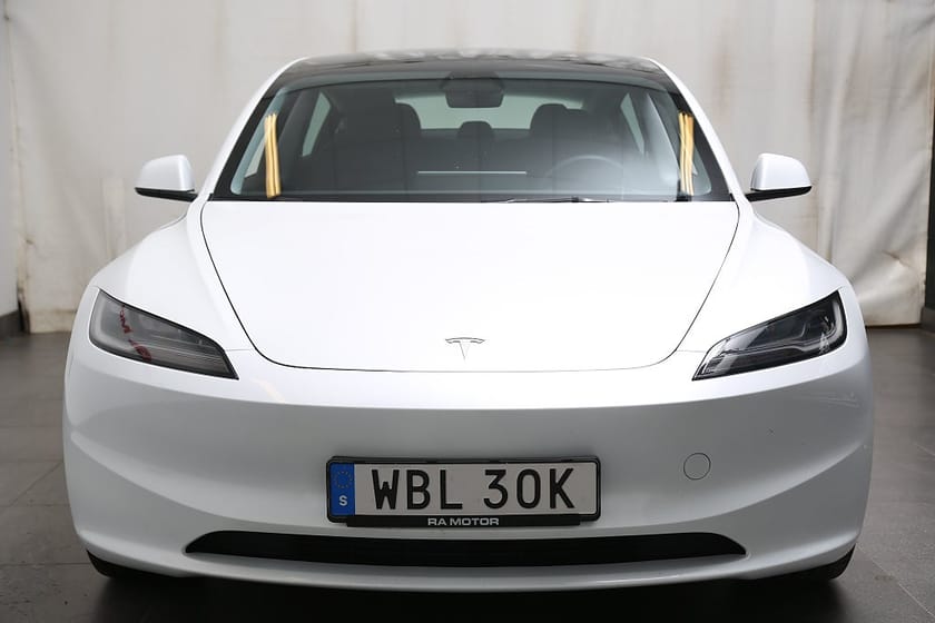Bild 5 av Tesla Model 3 Standard Range Highland Autopilot Panorama Facelift