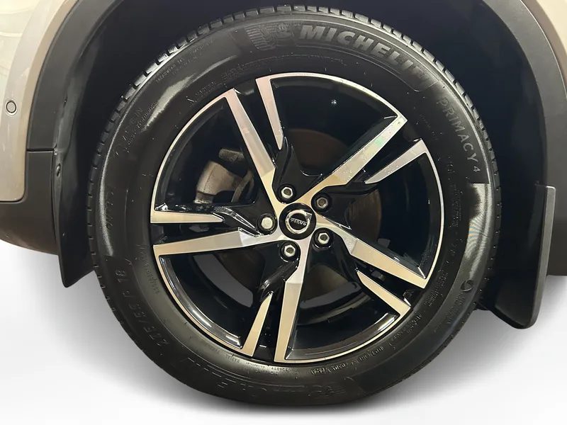 Bild 14 av 14 – Volvo XC40 B3 FWD Bensin Plus Dark