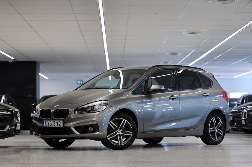 Bild 3 av BMW 218i Active Tourer 136hk Sport Line Keyless B-kamera Drag